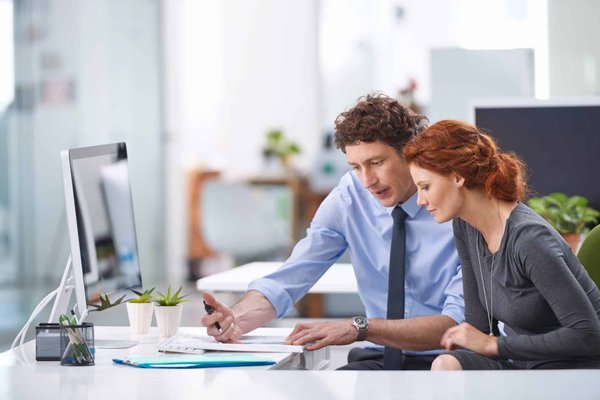 Quels sont les défis liés à la gestion de documents légaux dans une entreprise ?