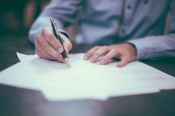Qui est le destinataire de la lettre de motivation ?